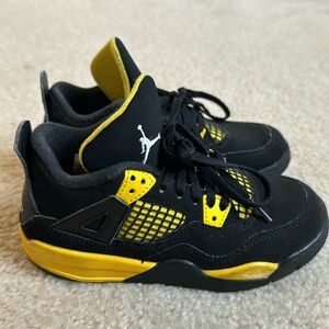 Kids size 13 Air Jordan 4 Retro PS 'Thunder' 2023